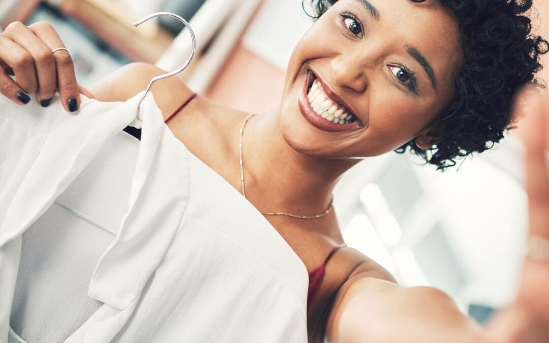 Guía para entender cuándo las carillas dentales pueden mejorar tu sonrisa sin desgastar de más tus dientes